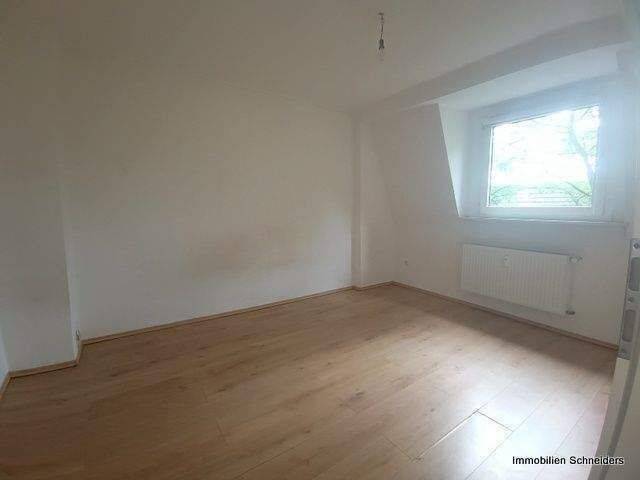 Duisburg-Alt-Hamborn, Kampstraße 63 - Frisch renovierte 2 Zimmer-Wohnung im 3.OG ab Juli zu mieten !! – Duisburg – Vorschaubild 8