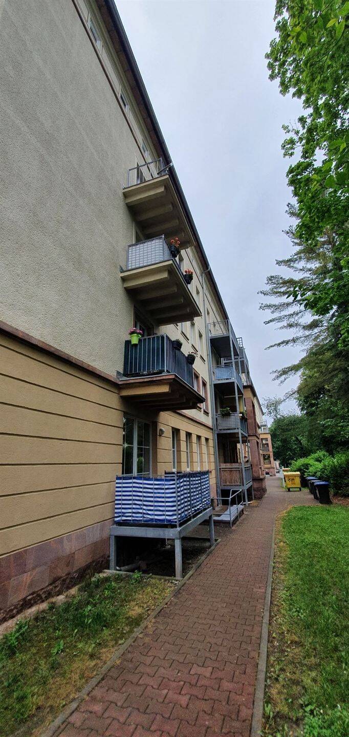 Großzügige 2-Zimmer mit Laminat, Balkon und Wannenbad in zentraler Lage! – Chemnitz – Vorschaubild 4