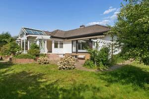 Großzügiger Bungalow auf 967 qm mit Premium-Wintergarten, moderner Hybrid-Wärmepumpe und ca. 335 qm Gesamtfläche – 22045 Hamburg – Vorschaubild 4