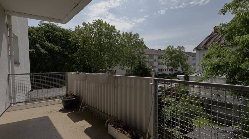 Großzügige Drei-Zimmerwohnung mit Garage in beliebter Wohngegend – Bremen – Vorschaubild 2
