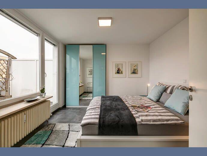 Möbliert: Moderne 2,5 Zi-Dachterrassenwohnung – München – Vorschaubild 3