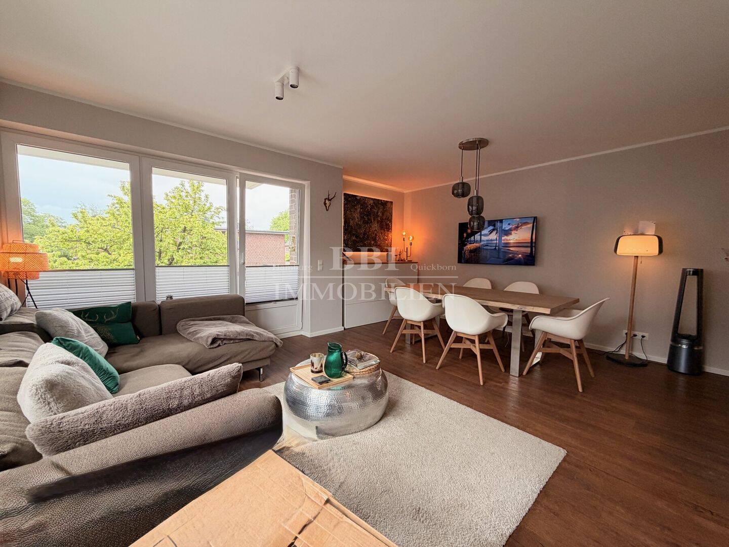Großartige 3 Zimmerwohnung im Stadtkern mit Fahrstuhl und Tiefgaragenstellplatz – Quickborn – Vorschaubild 4