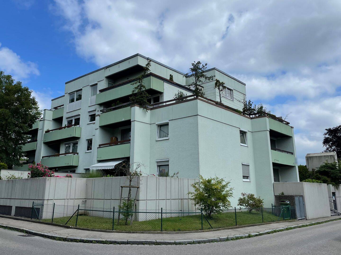 Große Dachterrassenwohnung mit Weitblick inbester Lage im Augsburger Westen