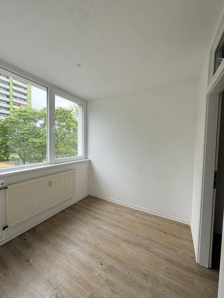 Ziehen Sie sofort ein - renovierte 3-Zimmer-Wohnung mit Balkon in Braunschweig! – Braunschweig – Vorschaubild 4