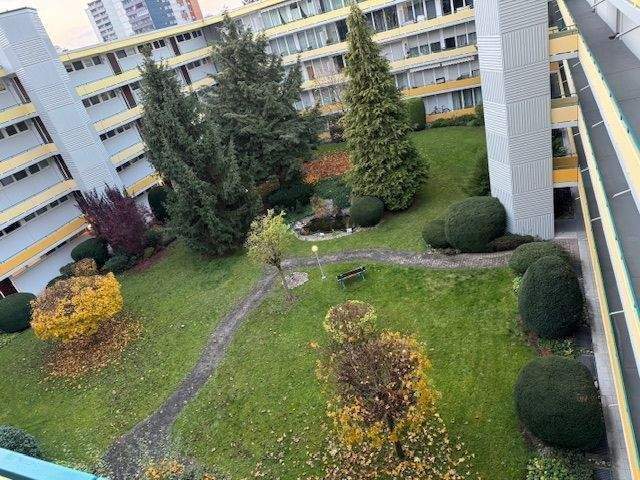 Helle 2-ZW mit großem Balkon und Stellplatz – Erlangen – Vorschaubild 4