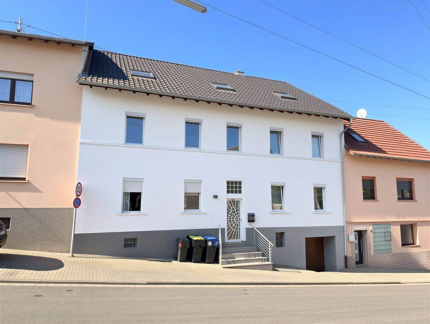 TOP MFH mit 4 Wohnungen - gepflegt & renditestark