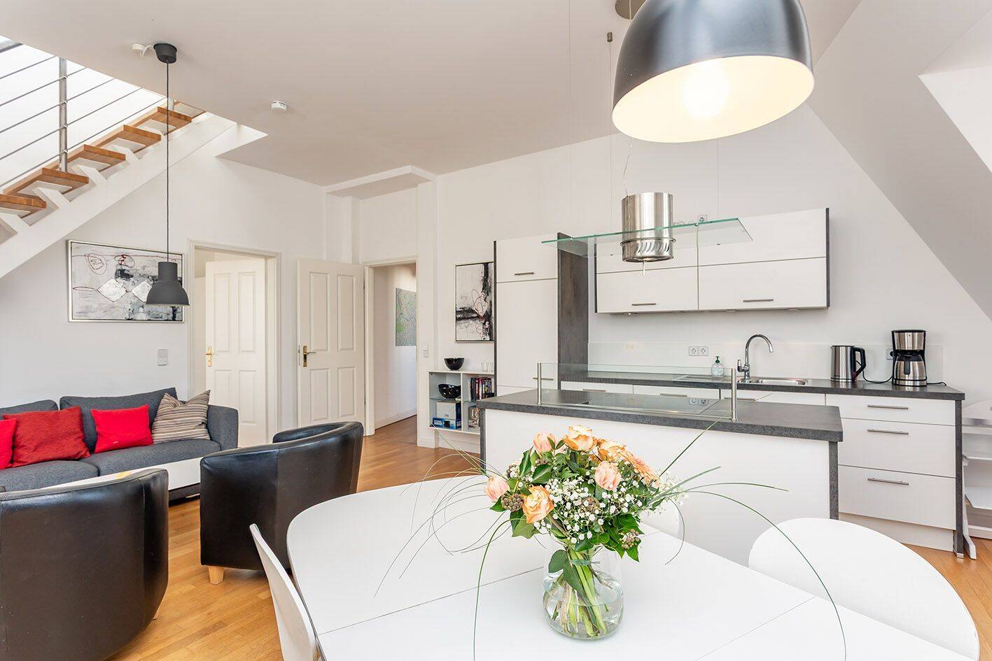 Kernsanierte Altbauwohnung mit großer privater Dachterrasse (22 m²) – Berlin – Vorschaubild 4