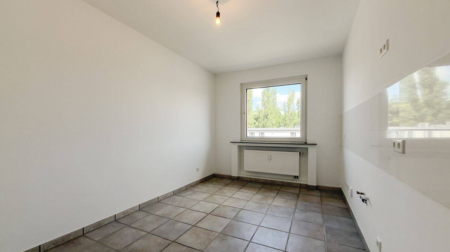 Großzügige Etagenwohnung in Stadtnähe und lichtdurchfluteten Räumen – Düsseldorf – Vorschaubild 9