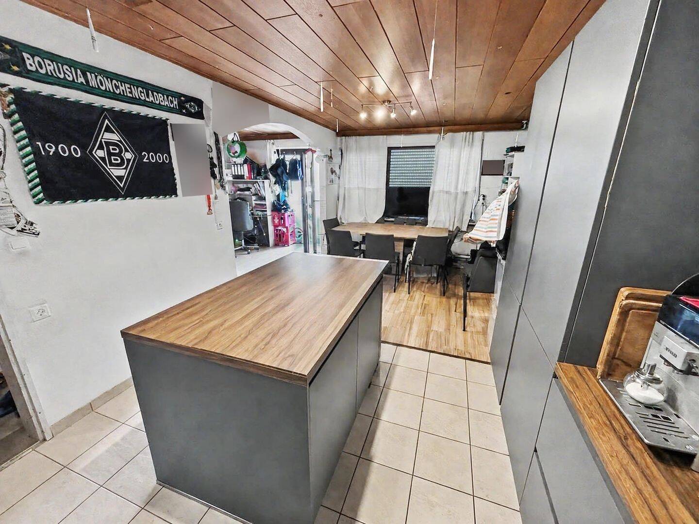 Attraktive 4-Zimmer-Wohnung in gefragter Wohnlage von Jüchen- Gierath – Jüchen – Vorschaubild 2