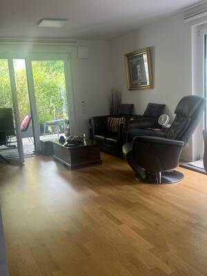 Moderne Zweizimmerwohnung mit zwei Terrassen, Gartenanteil und hochwertiger Ausstattung – 90431 Nürnberg – Vorschaubild 3