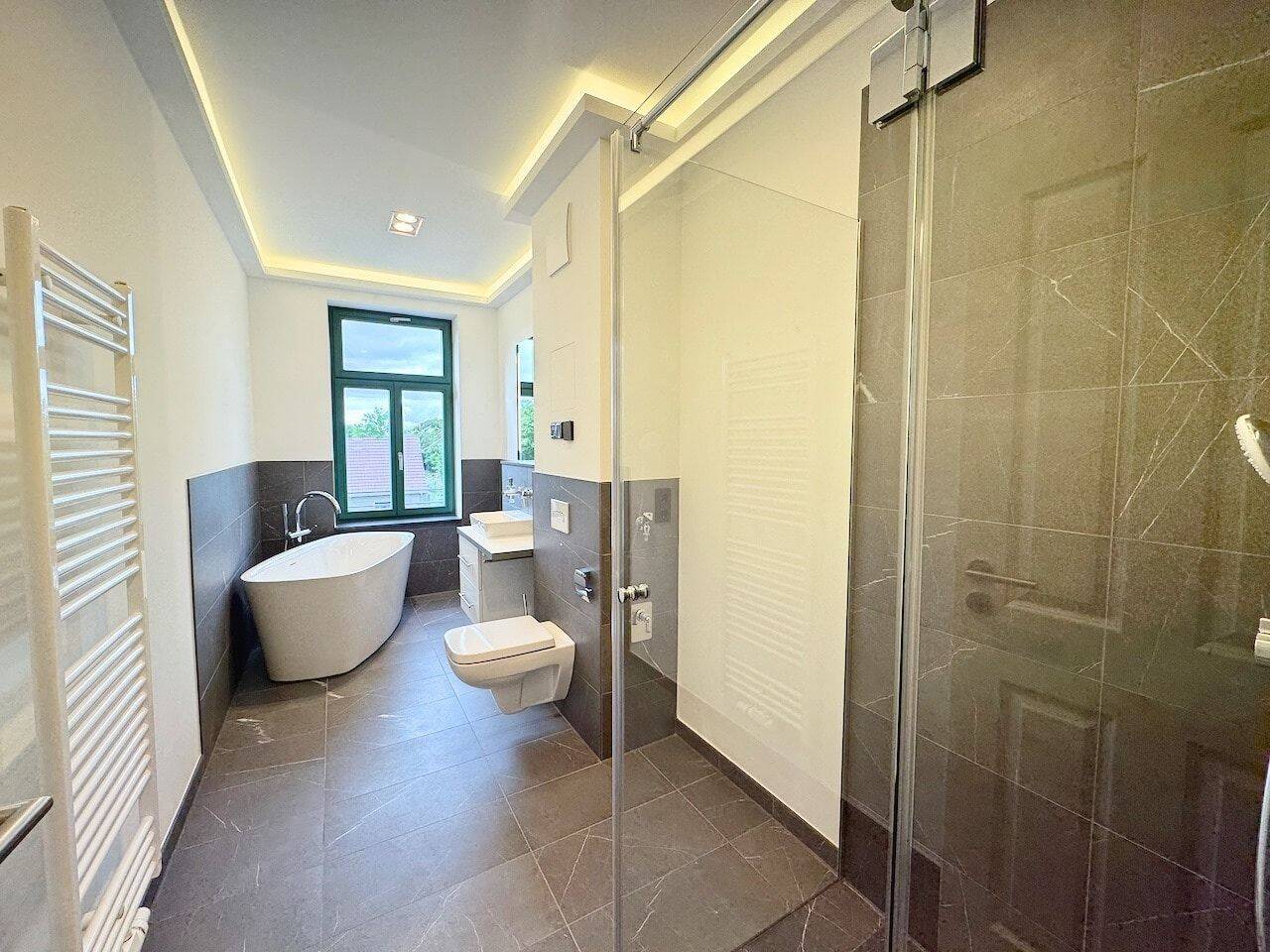 Die ist es! + Erstbezug + Parkett + Fußbodenheizung + tolles Bad + Wanne & Dusche + LED-Licht – Leipzig – Vorschaubild 8