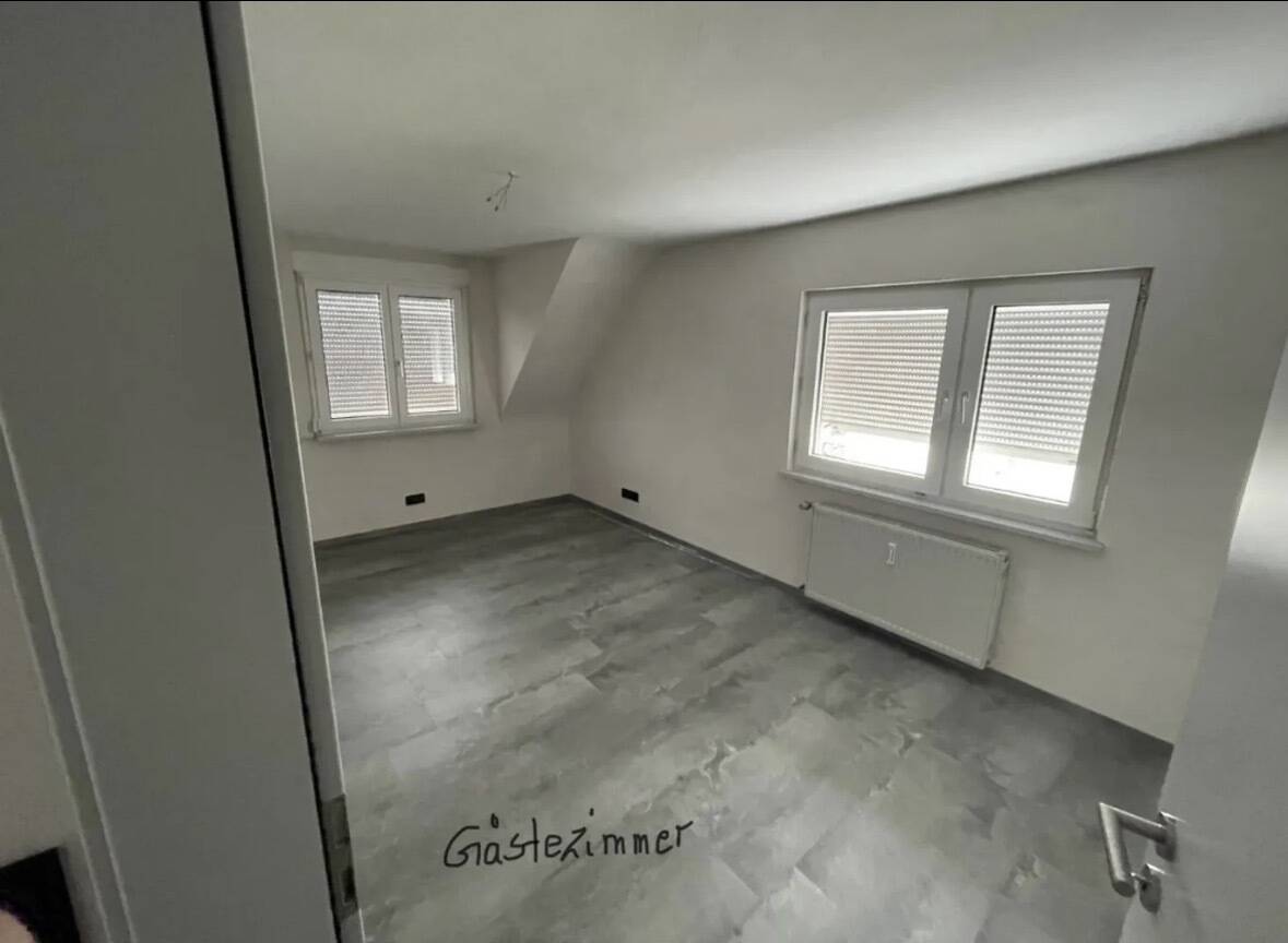 Großzügiges Einfamilienhaus mit Einliegerwohnung und Doppelgarage in ruhiger Wohnlage. – Waldbronn – Vorschaubild 6