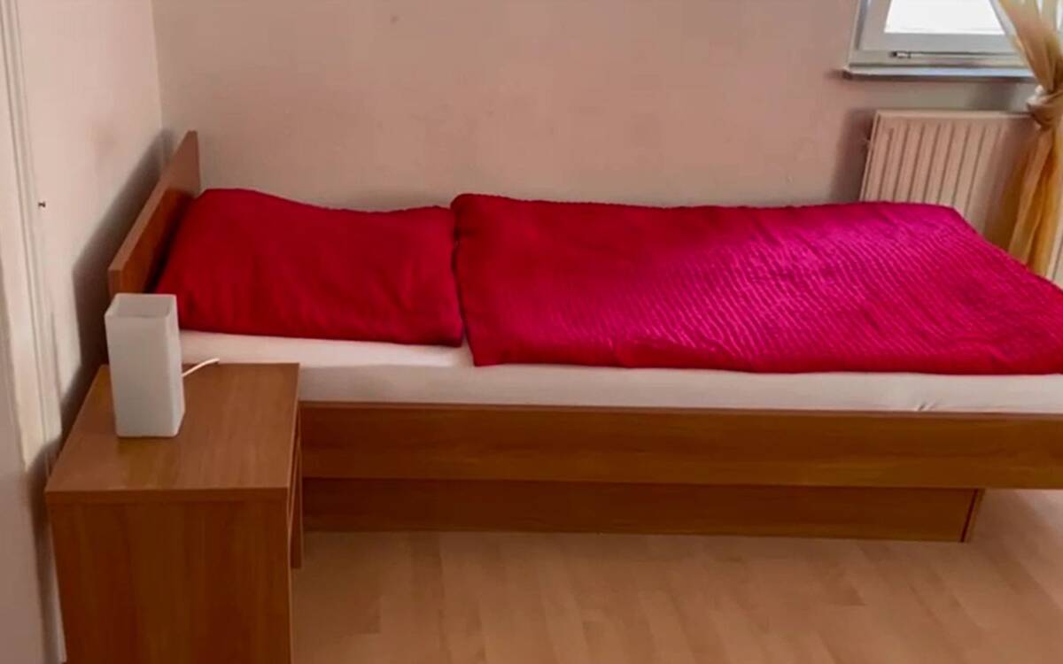 Pension Stuttgart Gästezimmer für Ihre günstige Übernachtung und Wohnen auf Zeit – 70378 Stuttgart – Bild 1 von 9
