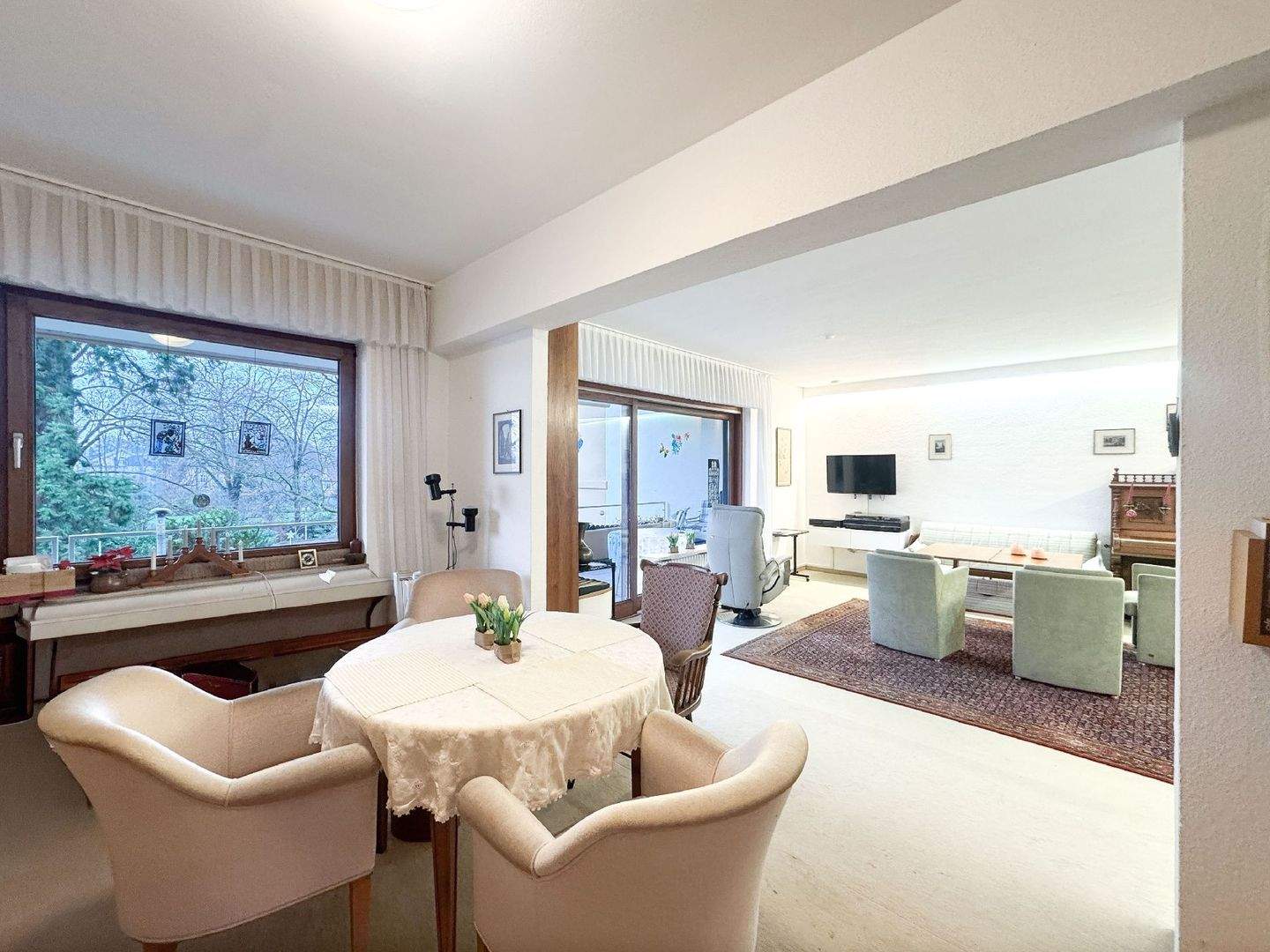 4-Zimmer-Wohnung mit 2 Bädern u. 2 Balkonen mit Rheinblick, 3. OG Aufzug + TG in Bonn Rüngsdorf – Bonn – Vorschaubild 4