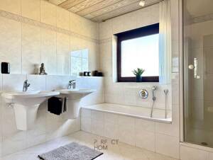 Panoramablick über Heilbronn · 4 Zimmer · 24 m² Sonnenbalkon · Aufzug · Tiefgarage – 74078 Heilbronn – Vorschaubild 3