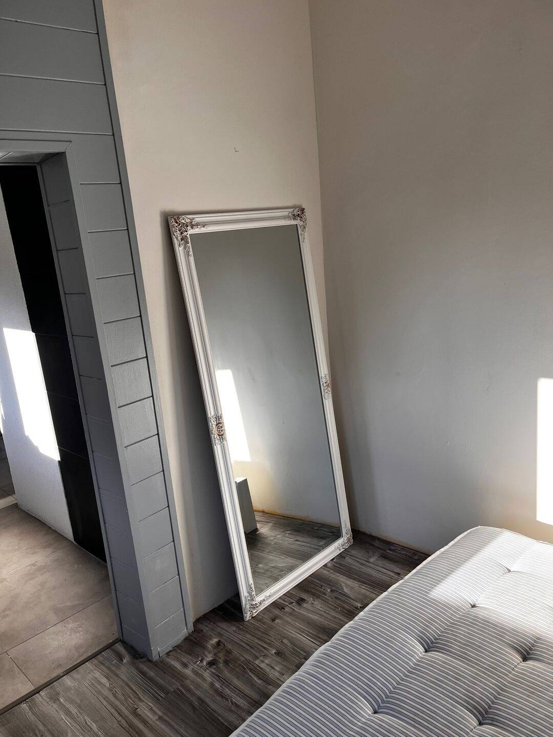 renovierte & möblierte 2-Zimmer-Wohnung (ca. 32 m²) in stadtnaher Lage zu vermieten (Alt-Saarbrücken) – Saarbrücken – Vorschaubild 4