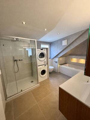 Lichtdurchflutete & klimatisierte DG-Wohnung in Stuttgart West – 70197 Stuttgart – Vorschaubild 2
