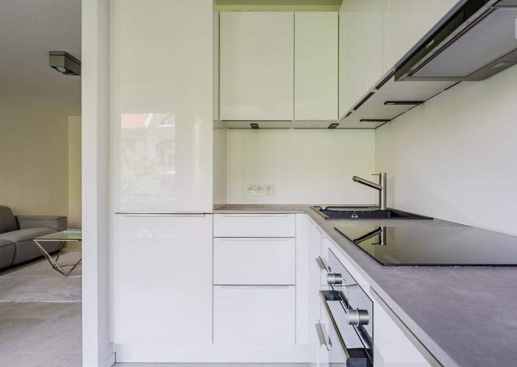 Sanierte City-Wohnung in begehrter Wohnlage nahe Steinplatz – mit separatem Tiefgaragenstellplatz bei Bedarf – Berlin – Vorschaubild 5