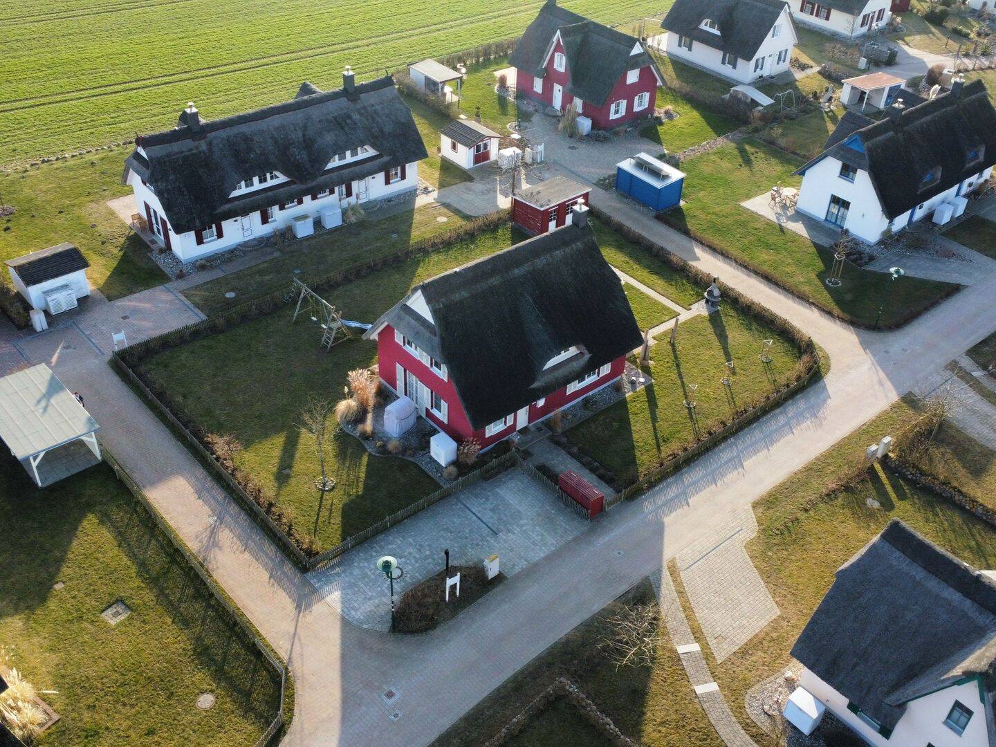 Voll möbliertes großes Reetdach-Ferienhaus Wellnessoase in Ostseenähe & guter Vermietungsauslastung – Zierow – Vorschaubild 4