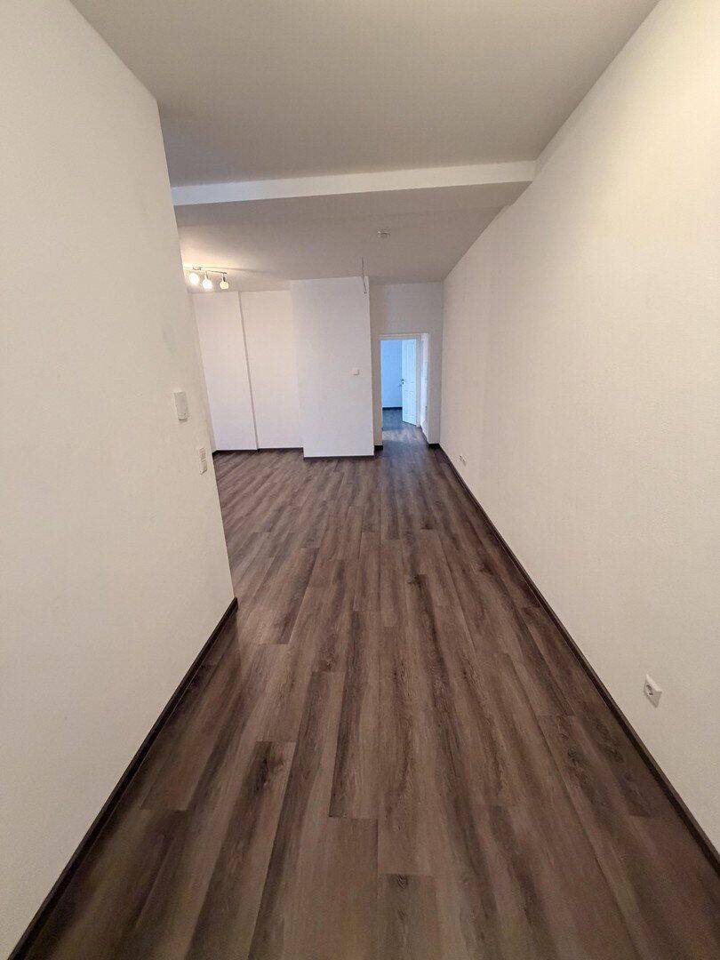 Gepflegte und Sanierte 2,5-Zimmer Wohnung im EG in Pforzheim inkl. EBK und Fußbodenheizung – Pforzheim – Vorschaubild 2