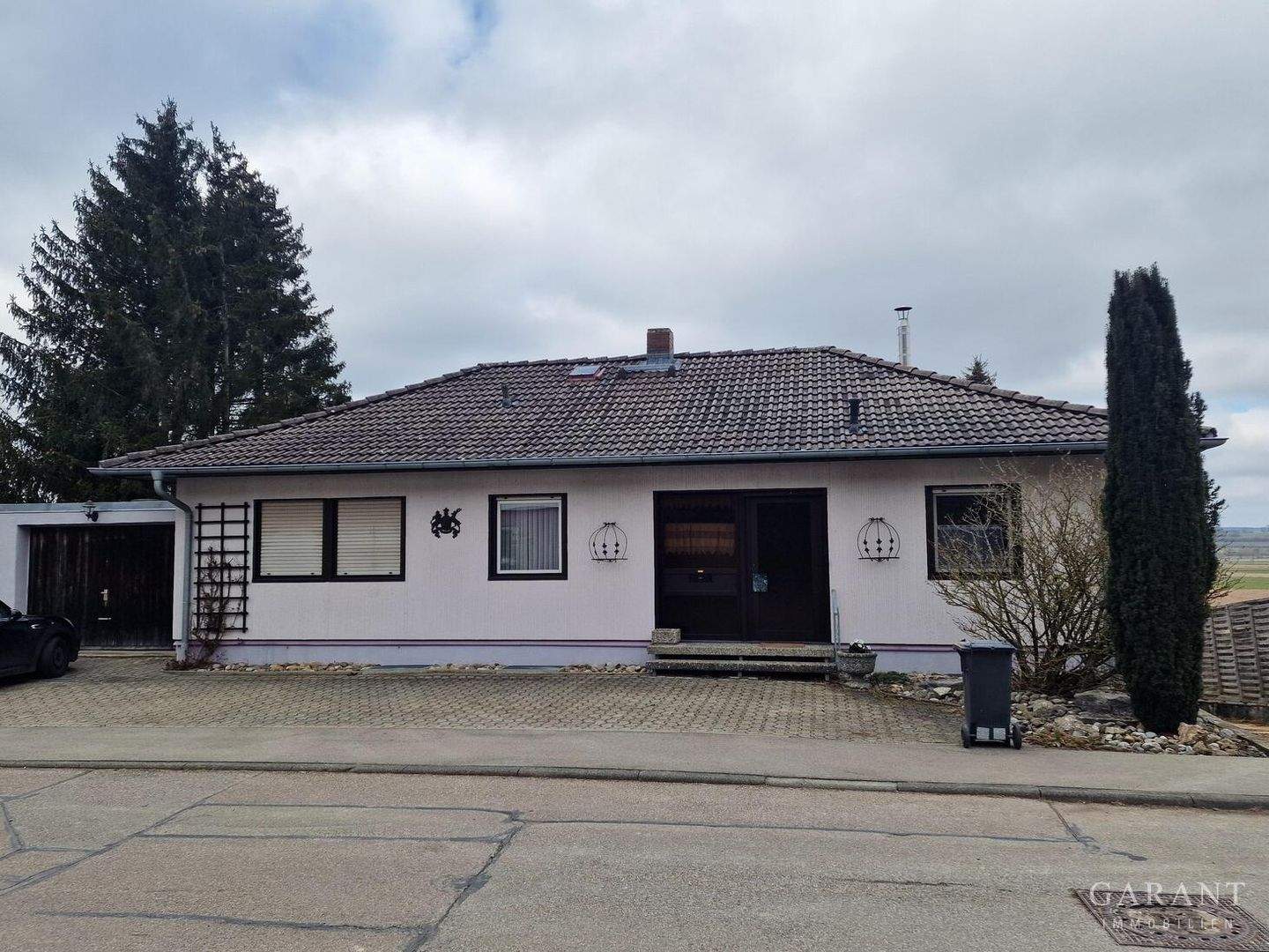 Viel Platz für die große Familie zum fairen Preis! – Mengen – Bild 1 von 9