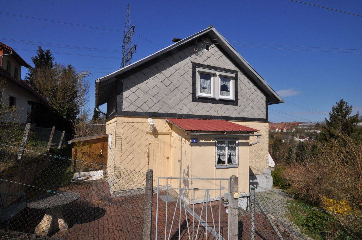 Ferienhaus/ Wochenendhaus auf Eigentumsland! – Suhl – Bild 1 von 9