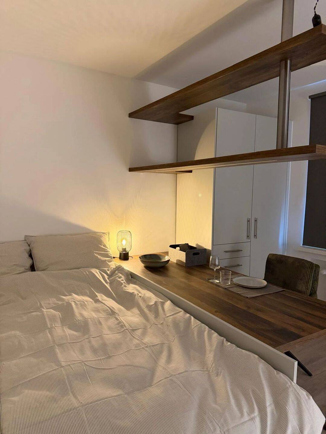 Hochwertig möbliertes Business Apartment im Zentrum von Köln – Köln – Vorschaubild 2
