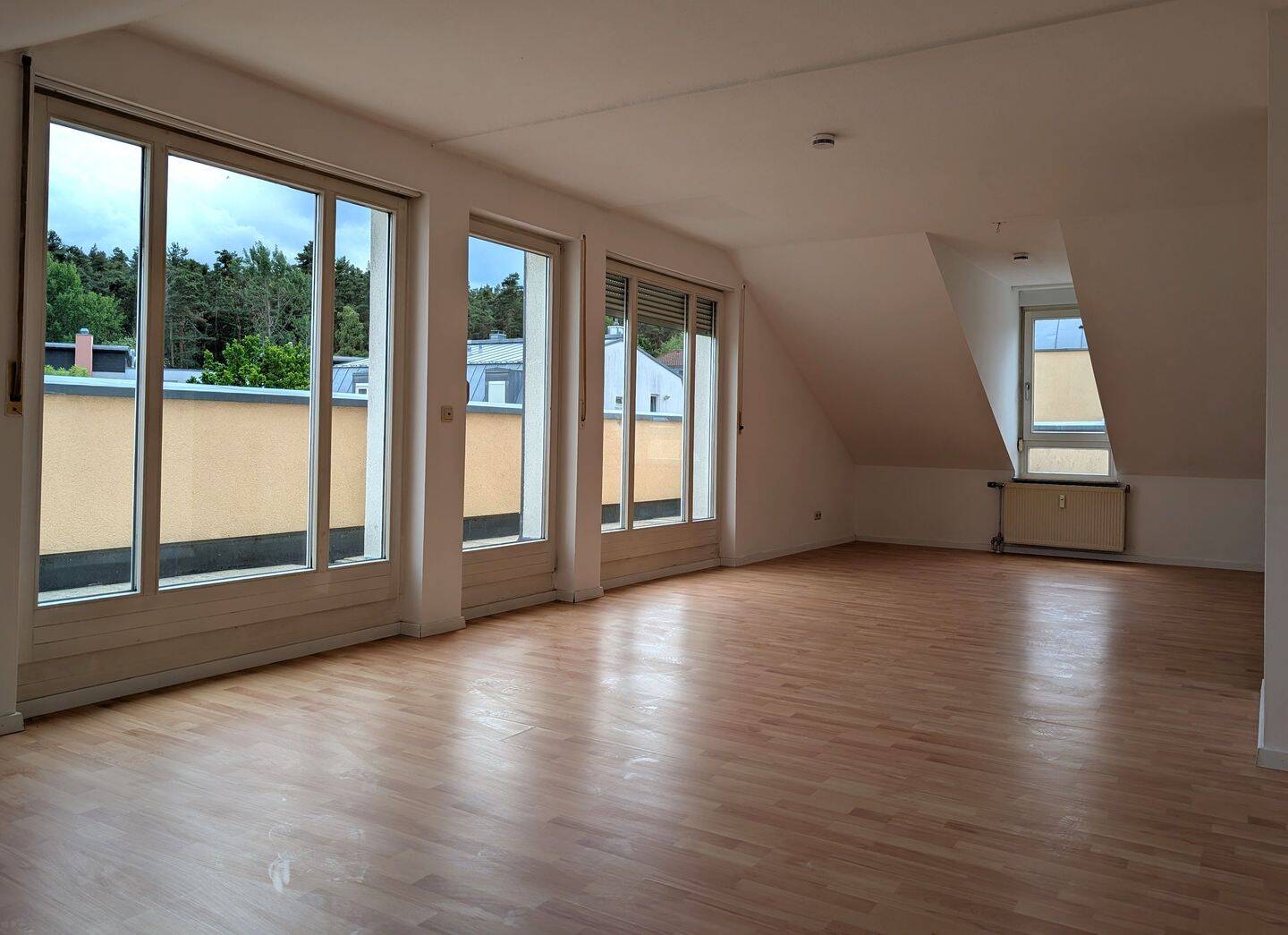 PROVISIONSFREI -- 3-Zimmer Penthouse in Oberfürberg