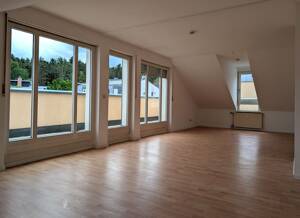 PROVISIONSFREI -- 3-Zimmer Penthouse in Oberfürberg