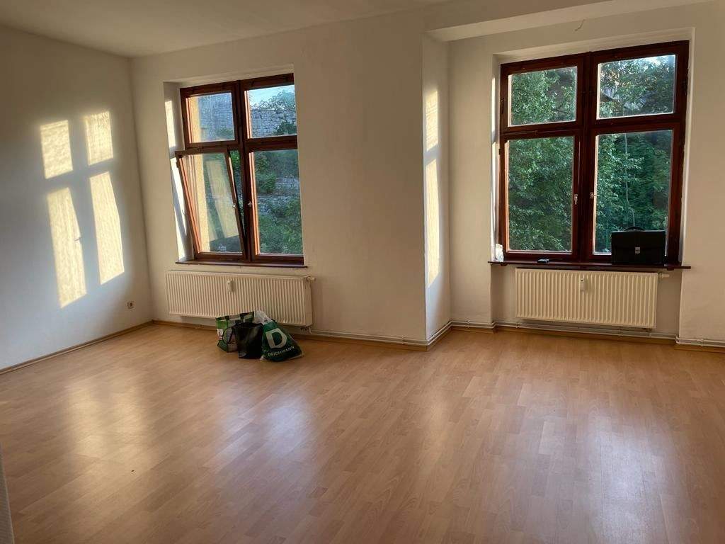 Teilsaniertes Mehrfamilienhaus mit Einzeldenkmal und Baugenehmigung inkl. Statik – Weißenfels – Vorschaubild 2