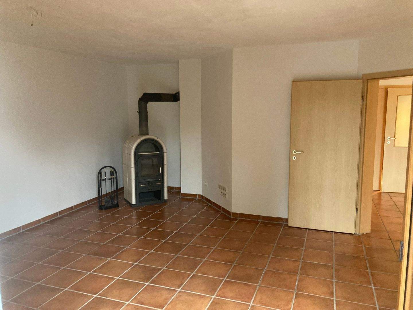 Uetze-Dedenhausen: Neuwertiges Einfamilienhaus mit 2. Eingang in Bürobereich – Uetze – Vorschaubild 5