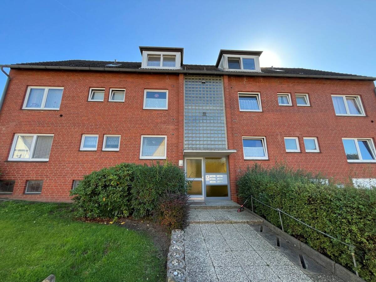 Gepflegtes Zinshaus mit 6 Einheiten – 23569 Lübeck – Bild 1 von 4