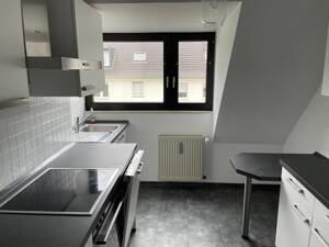 Gemütliche 3-Raum-Dachgeschoss-Wohnung in Essen zu vermieten – 45136 Essen – Vorschaubild 6