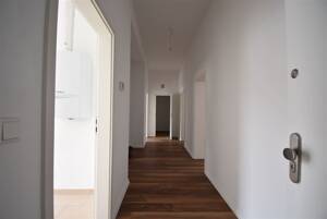 Altbaucharme in zentraler Lage! Renovierte 3-Zi-Whg mit Balkon in Oberhausen – 46045 Oberhausen – Vorschaubild 2