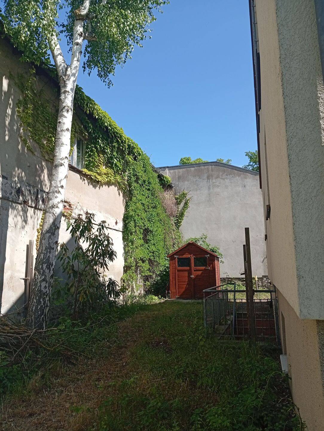 Unverbaubarer Gartenblick mit großem Haus/Mehrfamilienhaus in Berlin – Berlin – Vorschaubild 9