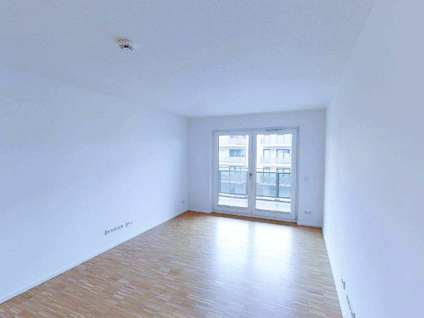 Komfortables Familienwohnen: 4-Zimmer-Wohnung mit offener Küche und Balkon – Berlin – Vorschaubild 4