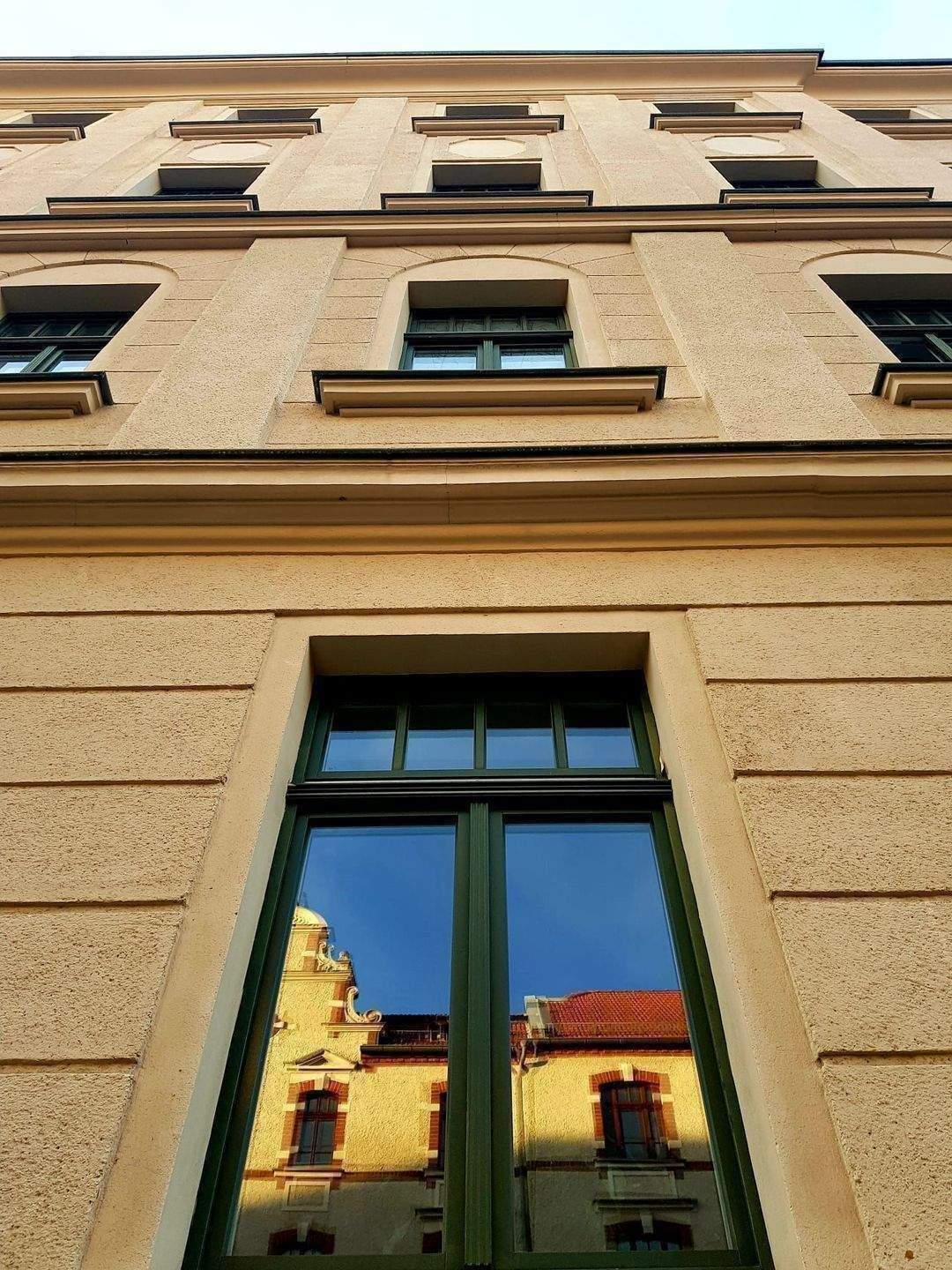SANIERT + ZENTRAL + TOP LAGE + SCHÖNER GARTEN + BLICK INS GRÜNE + 3 ZIMMER WOHNUNG