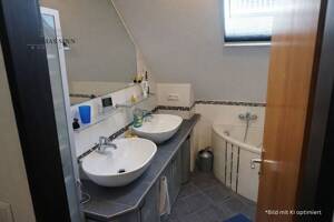 Charmante 3 Zi. DG ETW + ausgebaute Bühne - in 3-Familienhaus - Raum für Ihre Modernisierungsideen – 74074 Heilbronn – Vorschaubild 5