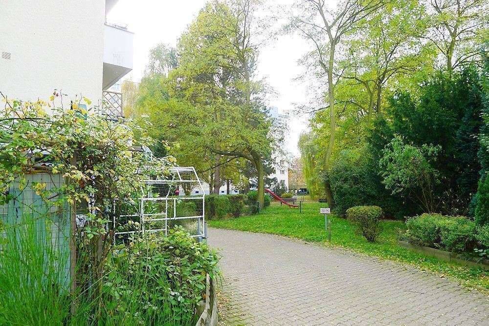 Käuferprovisionsfrei: vermietete + ruhige 2-Zi.-Wohnung + Balkon + Lift in LICHTERFELDE – Berlin – Vorschaubild 9
