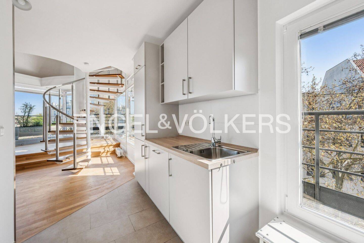 Maisonettewohnung im Stil der "Belle Époque" mit Blick auf Schloss Charlottenburg – Berlin – Vorschaubild 8