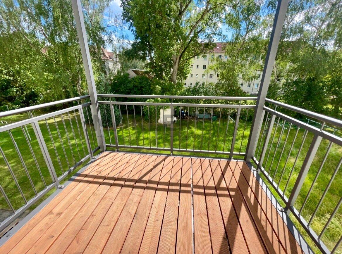 **Modernisierte 2-Zimmer-Wohnung mit Parkett, Balkon & Tageslichtbad**