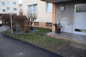 Gepflegte 2-Raumwohnung in ruhiger Lage eines parkähnlich angelegten Grundstücks im beliebten Fürther Stadtteil Ronhof – 90765 Fürth – Vorschaubild 3