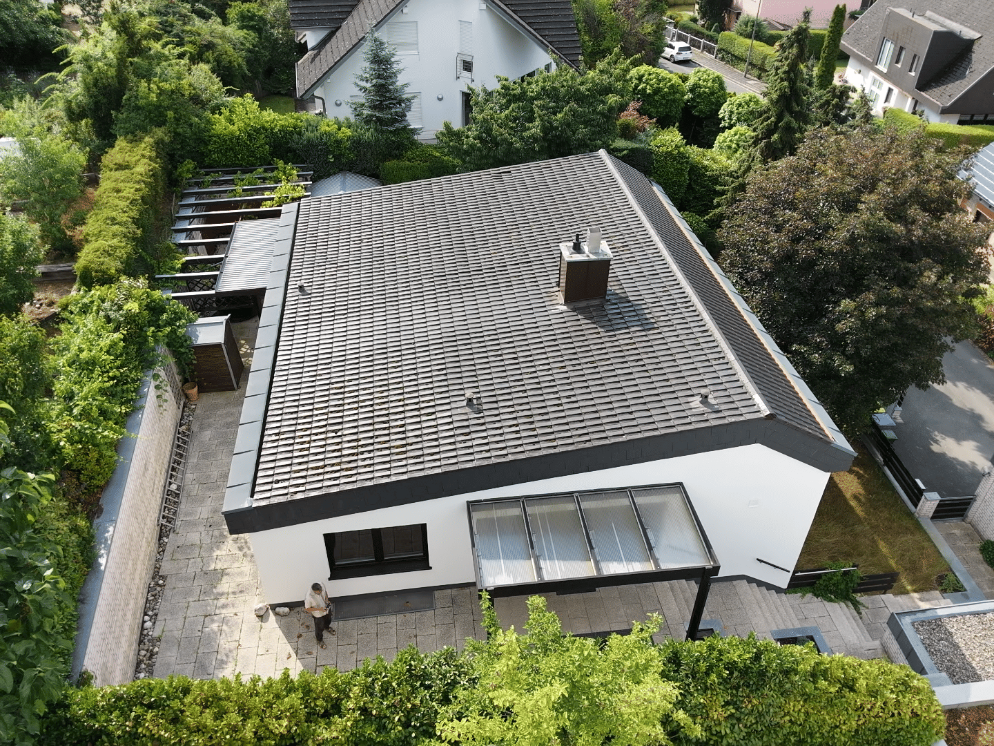 Gepflegtes, großzügiges Einfamilienhaus mit Terrasse, Pergola und Garage – Nürnberg – Vorschaubild 4