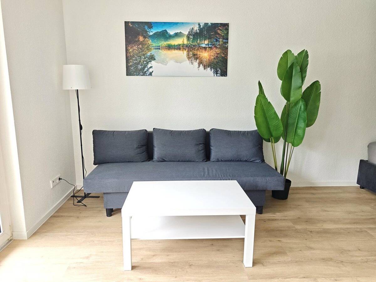 Sofort verfügbar: Renovierte, möblierte 1-Zimmer-Wohnung mit Balkon in Mannheimer Bestlage – 68165 Mannheim – Bild 1 von 9