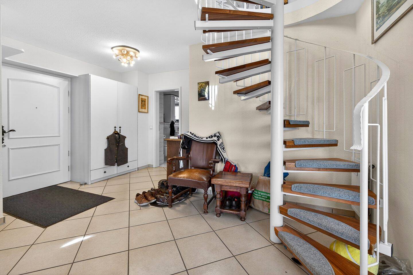 Maisonette-Wohnung in absolut ruhiger Wohnlage am Kapellenberg - mit zwei sonnigen Balkonen in Neu-Ulm/Pfuhl – Neu-Ulm – Vorschaubild 6