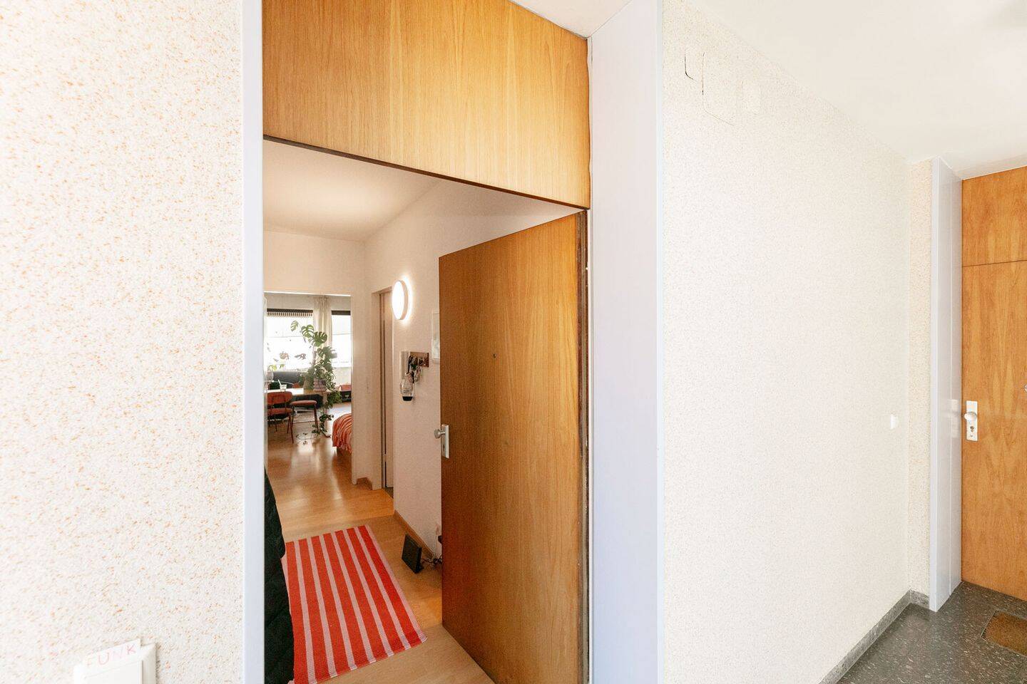 Gut vermietetes Apartment = Solide Kapitalanlage im Zentrum – Neu-Ulm – Vorschaubild 5
