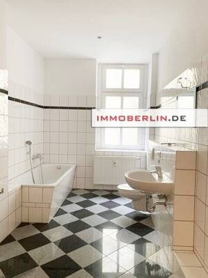 IMMOBERLIN.DE - Schöne Stuck-Altbauwohnung mit Südbalkon in ruhiger Kiezlage – 10243 Berlin – Vorschaubild 7