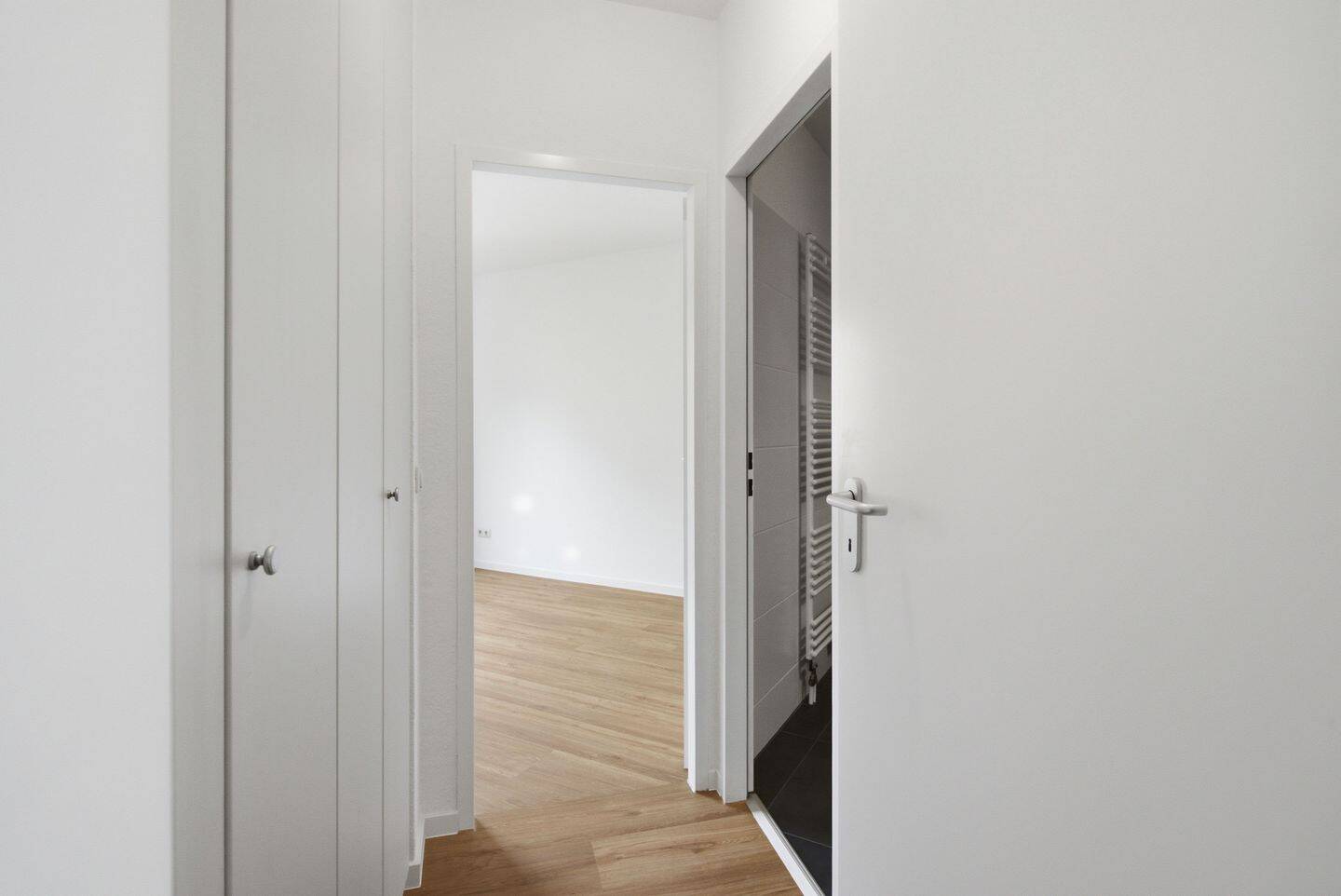 Neu am Markt: Helle 3-Zimmer-Wohnung mit Balkon und Tiefgaragenstellplatz in Leipzig-Heiterblick! – Leipzig – Vorschaubild 7