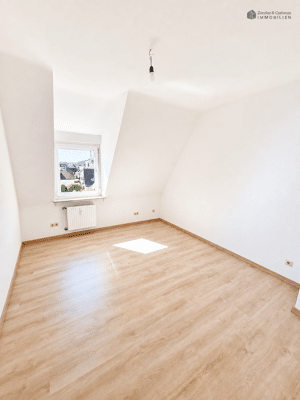 GROSSZÜGIGE 4-ZI-WHG. IN S-WANGEN: ca. 88 qm * TL-Bad + sep. Wc * tolle Aussicht * Ebk * ab sofort! – 70327 Stuttgart – Vorschaubild 5