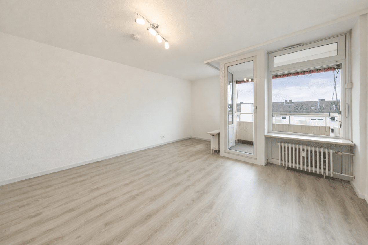 Komfortable 2-Zimmer-Wohnung mit Aufzug, Loggia und Tiefgaragenstellplatz – Nürnberg – Vorschaubild 4
